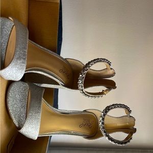 Jewel Badgley Mischka